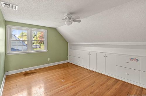 1 Barn Hill Rd, Bloomfield CT  06002-1218 exterior