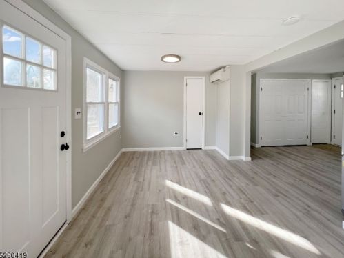 27 Overlook Dr, High Bridge, NJ 08829-2217