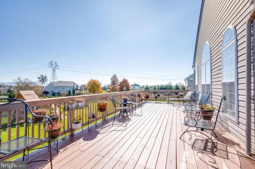 786 Spruce Hill Way, Charles Town WV  25414-4486 exterior