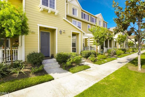 604 Green River St, Oxnard, CA 93036-5318