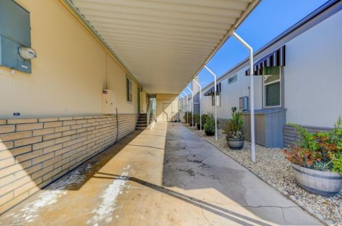 8975 Lawrence Welk Dr, Escondido CA  92026-6406 exterior