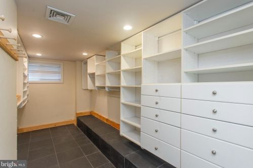 23 Dunminning Rd, Newtown Square PA  19073-1801 exterior