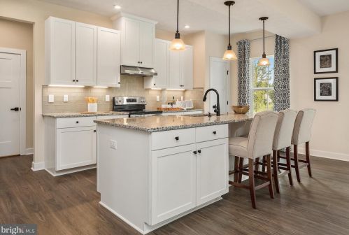 4388 Grandview Rd, Hanover PA 17331-9753 exterior