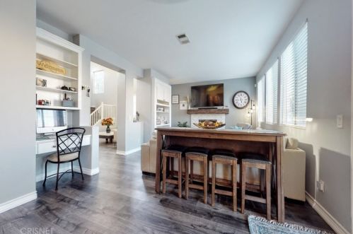 30416 Mallorca Pl, Santa Clarita CA  91384-4787 exterior
