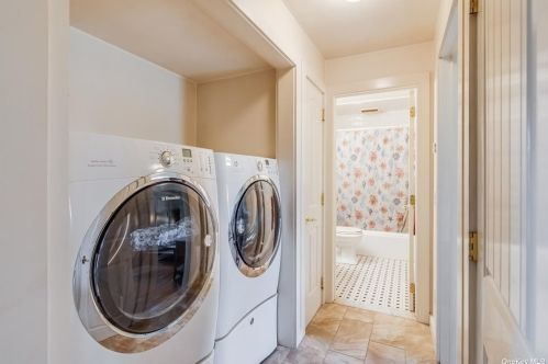 305 Bayberry Rd, Southold NY  11971-4436 exterior