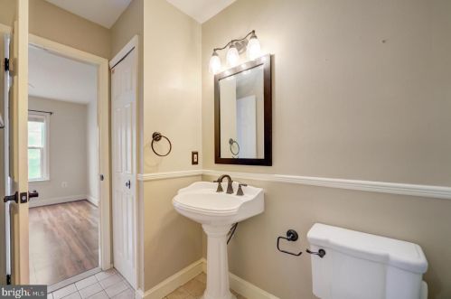 3517 Soffit Pl, Woodbridge VA  22192-5213 exterior