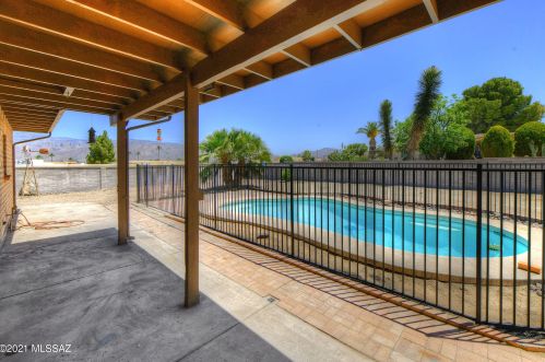 960 Stoner Ave, Tucson, AZ 85748-2747