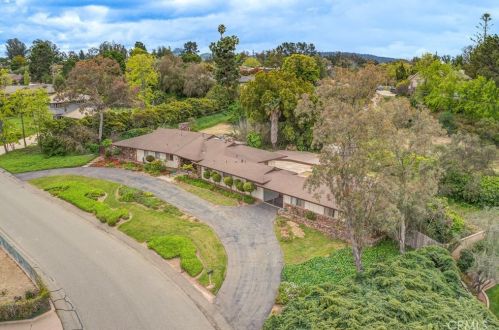 2138 Arrowhead Dr, Santa Maria, CA 93455-5748