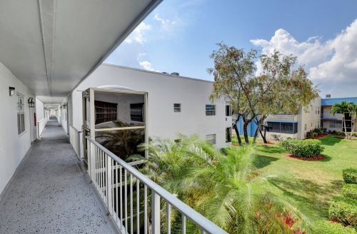567 Burgundy L, Delray Beach, FL 33484-4907