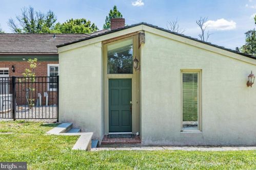213 Constitution Dr, Princeton NJ  08540-6711 exterior