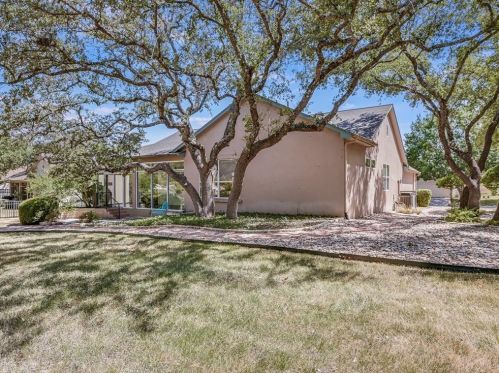 129 Crepe Myrtle Ln, Georgetown TX 78633-4725 exterior