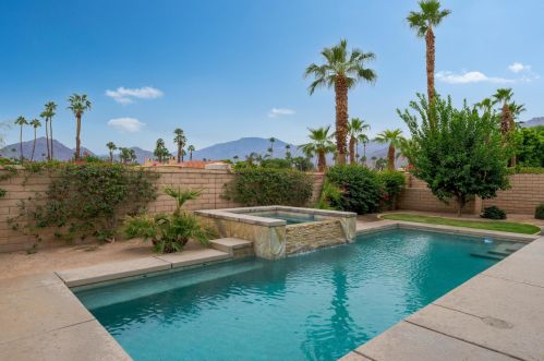 77939 Desert Dr, La Quinta, CA 92253-7141