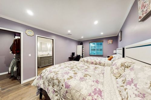 16931 Hart St, Van Nuys CA 91406-4507 exterior