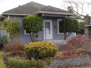 2017 Mcdougall Ave, Everett WA  98201-2420 exterior