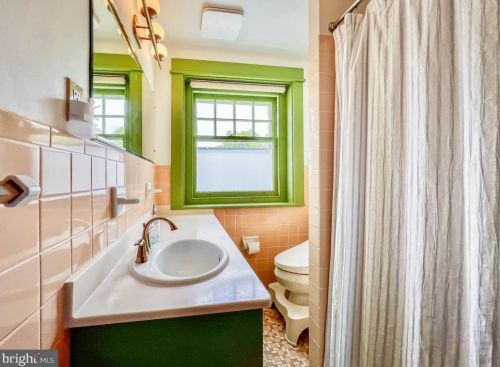 718 Columbia Ave, Lansdale PA 19446-3311 exterior