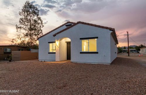 752 Florence St, Tucson, AZ 85705-4114