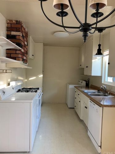 2520 Carnegie Ln, Redondo Beach CA  90278-3864 exterior