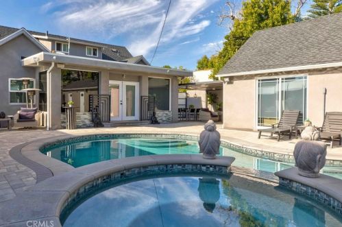1134 Everett St, Glendale, CA 91207-1757