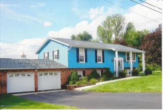 24 Robbins Rd, Dallas, PA 18612-9138