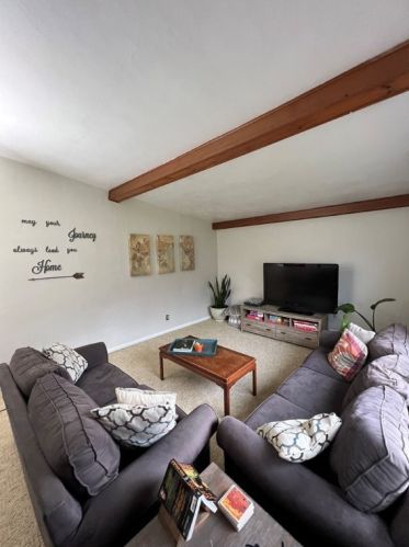 8040 Remington Dr, Pittsburgh PA  15237-6235 exterior