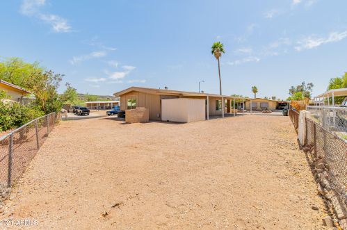 15601 15th Dr, Phoenix, AZ 85023-3402