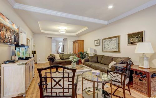 127 Cinnamon Ct, Huntington Station NY  11747-8711 exterior