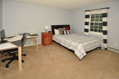 1 Jacobs Hill Rd, Ellington CT  06029-3117 exterior