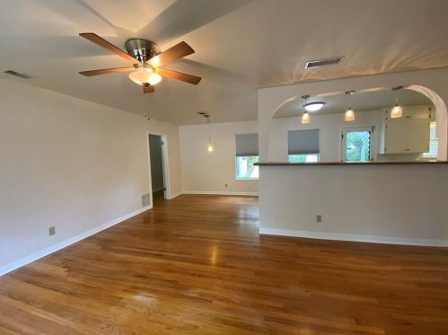 1416 Cloverleaf Dr, Austin TX  78723-2506 exterior