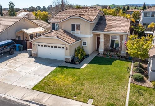 1012 Mission Bay Dr, Vacaville, CA 95688-8737