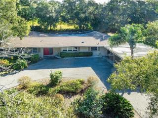 4065 Lockwood Ridge Rd, Sarasota, FL 34231-7637