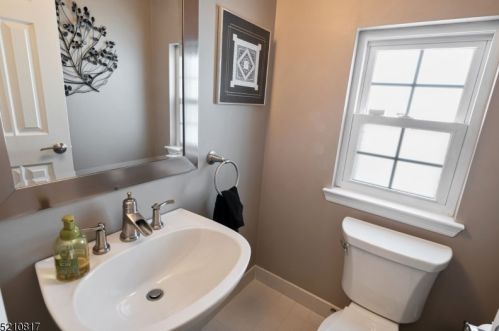 58 Witherspoon Ct, Morristown NJ  07960-2735 exterior