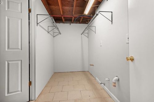 15 Hatfield St, North Kingstown RI  02852-4715 exterior