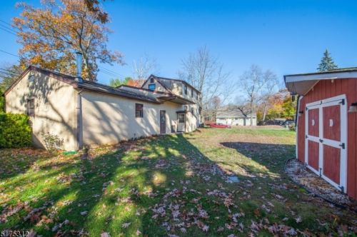 452 Ridge Rd, West Milford Lakes NJ  07480-1943 exterior