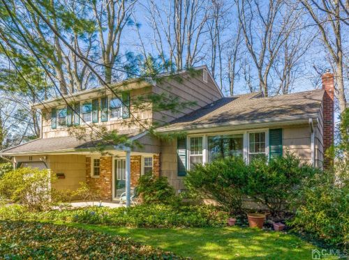 11 Myrtle Rd, East Brunswick, NJ 08816-4624