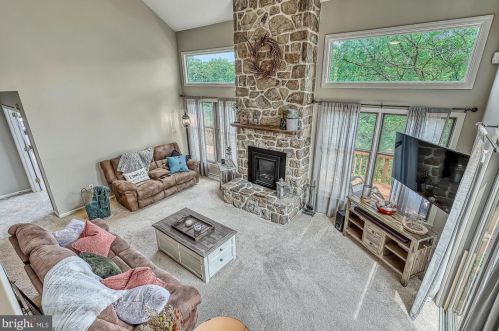 1015 Country Club Rd, Camp Hill PA  17011-1049 exterior