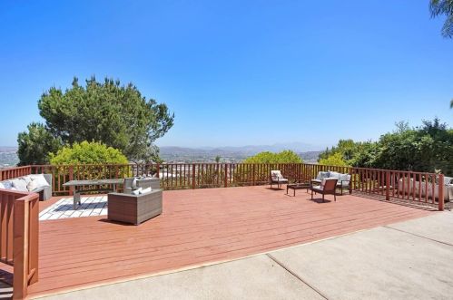 1901 Hacienda Dr, El Cajon CA  92020-1056 exterior