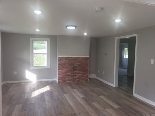 2 Plattekill Rd, Marlborough NY  12542-6023 exterior