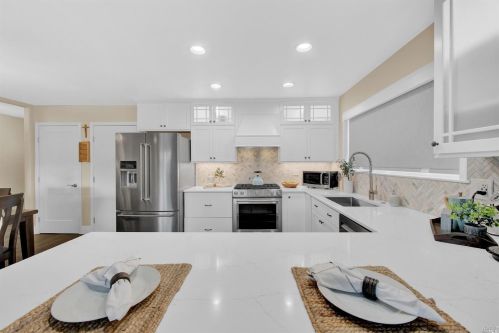 1000 Woodridge Dr, Vacaville CA  95687-6440 exterior