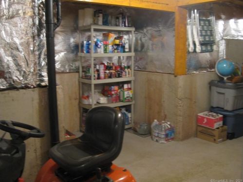 109 Moore Hill Dr, Southington CT  06489-2929 exterior