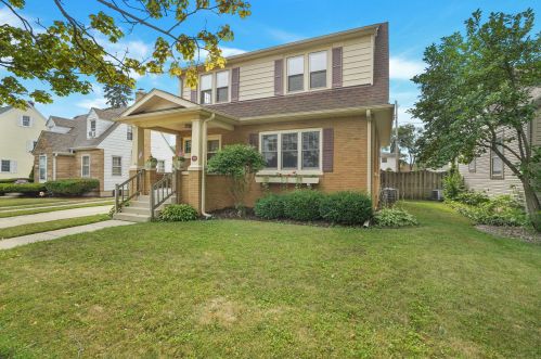 2715 Buchanan Rd, Kenosha, WI 53143-5645