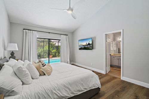 10611 Jupiter Narrows Dr, Hobe Sound FL  33455-3259 exterior