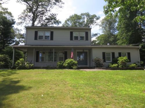 22 Westerly Ln, Thornwood, NY 10594-1810