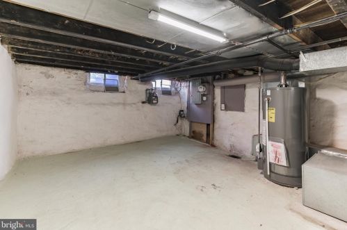 2022 Manton St, Philadelphia PA  19146-4328 exterior