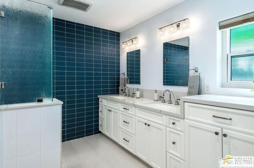 2381 Paseo Del Rey, Palm Springs CA  92264-9542 exterior