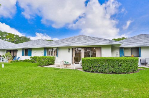 523 Club Dr, West Palm Beach, FL 33418-7078