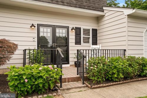 569 Flock Rd, Trenton, NJ 08690-1337