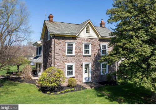 1134 Schoolhouse Rd, Pottstown, PA 19465-8211