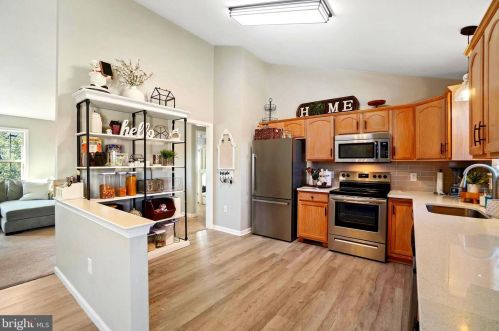 340 Wimbleton Way, Red Lion PA  17356-8292 exterior