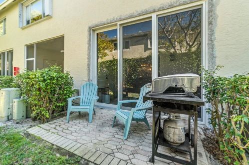 907 Kokomo Key Ln, Delray Beach FL  33483-6030 exterior