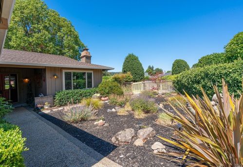 252 Belhaven Ct, Santa Rosa, CA 95409-6006